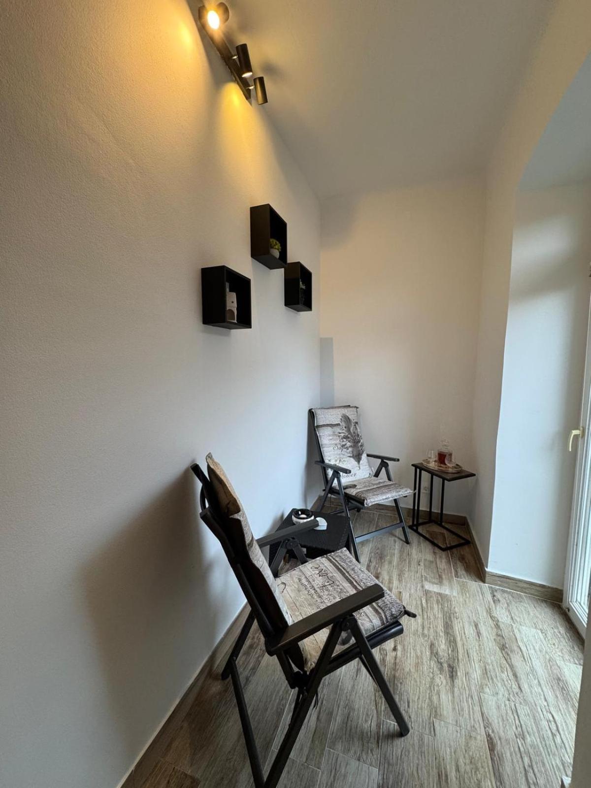 Apartment Lorena S Terasom -prizemlje-eg-pianterreno With Garden Rijeka