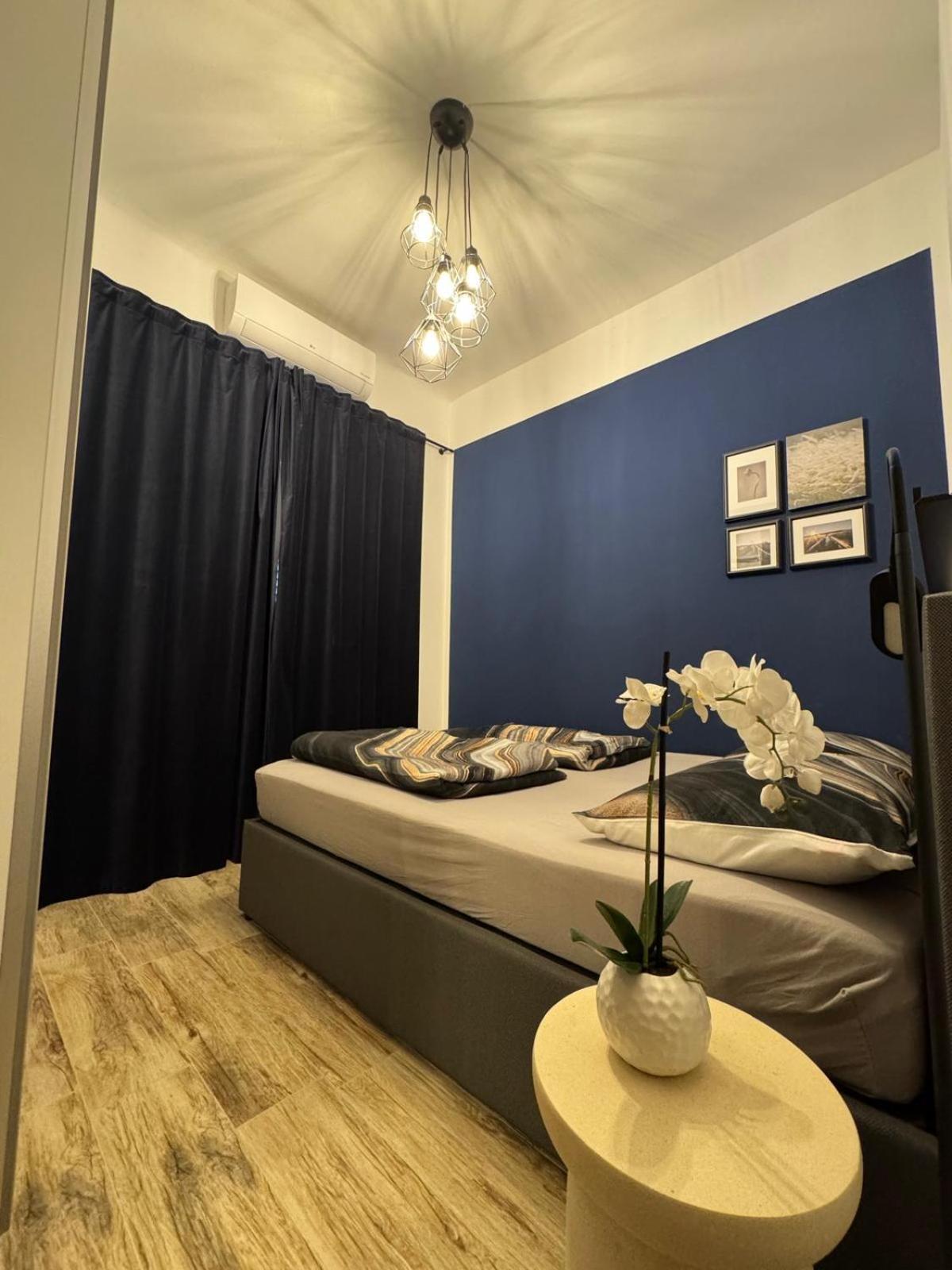 Lorena S Terasom -prizemlje-eg-pianterreno With Garden Apartment